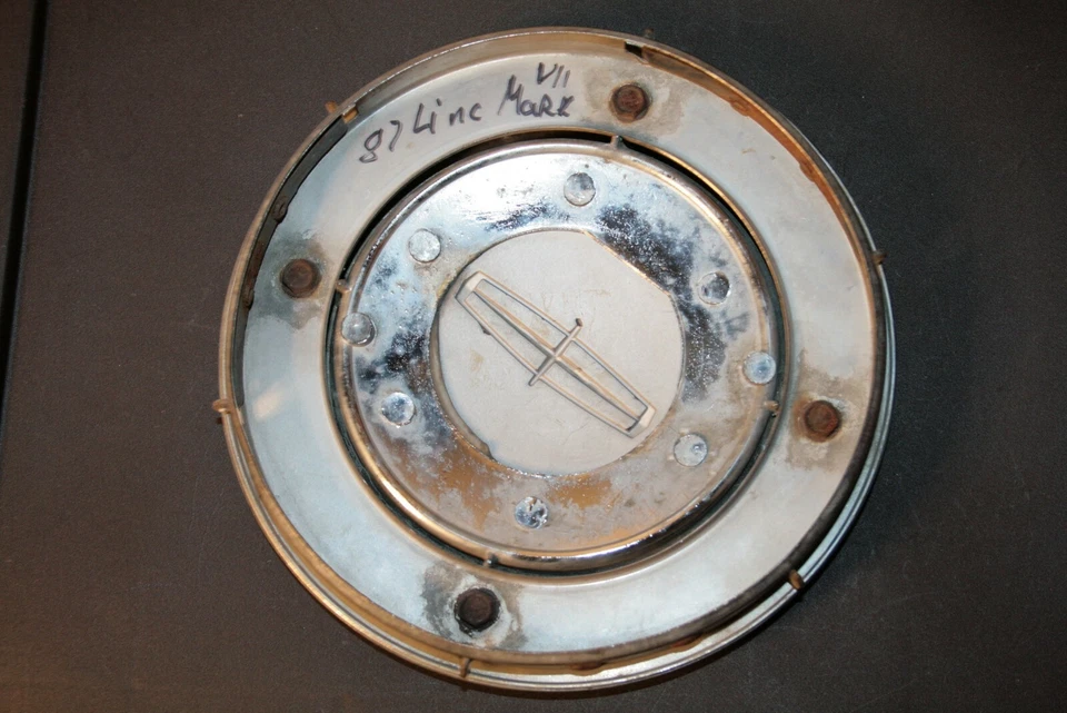 Tapacubos central rueda Lincoln Town Car 87 Mark VII vintage borgoña Foto 4 de 4