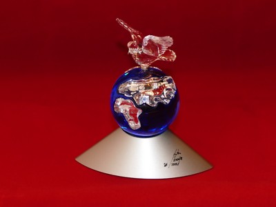 Swarovski Crystal Planet Vision 2000 - NIB  COA  SIGNED