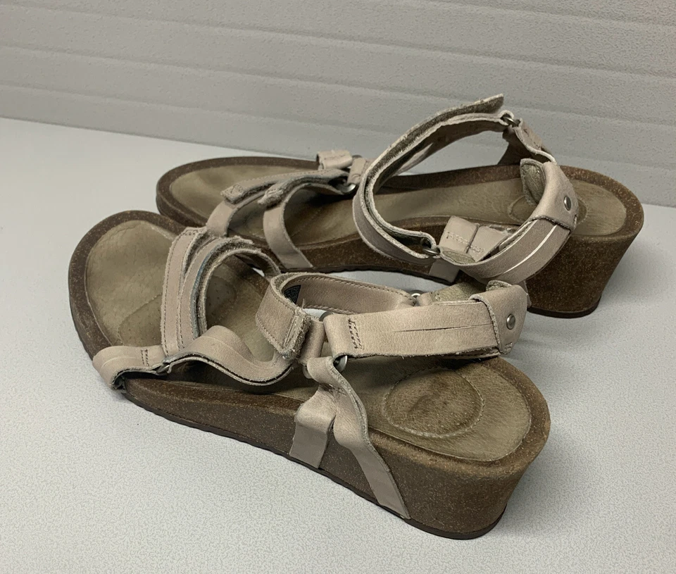 Teva Ysidro Universal Taupe Leather Wedge Sandals Womens 11 - Image 3 of 4