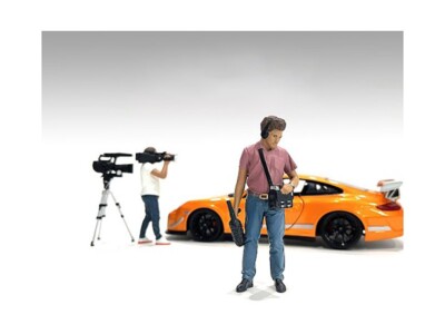 ''ON-AIR'' FIGURE 4 FOR 1/18 SCALE MODELS BY AMERICAN DIORAMA 18404