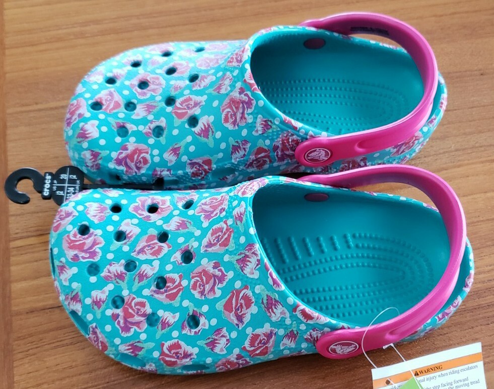 girls teal crocs