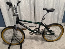 1997 GT Vertigo BMX Green Splash Freestyle Bike