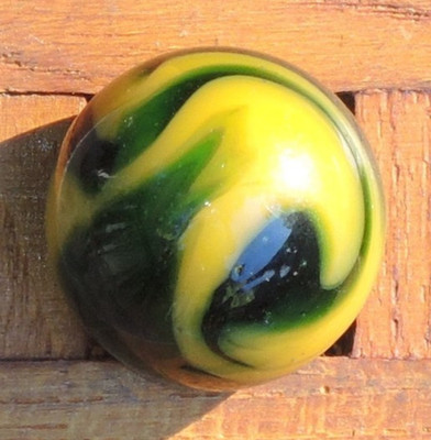 5/8  PELTIER Translucent Green & Aventurine, Yellow EARLY MILLER SWIRL Marble~UV