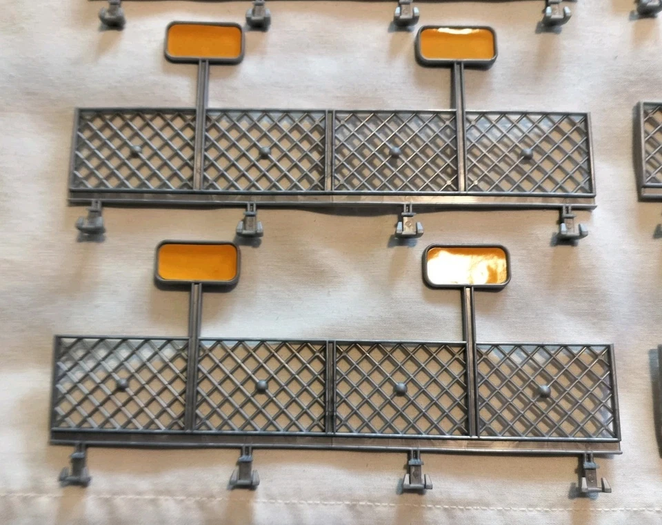 Mattel/Tyco HO Scale Fence Guard Rail Lot of 8 - image 4 of 4