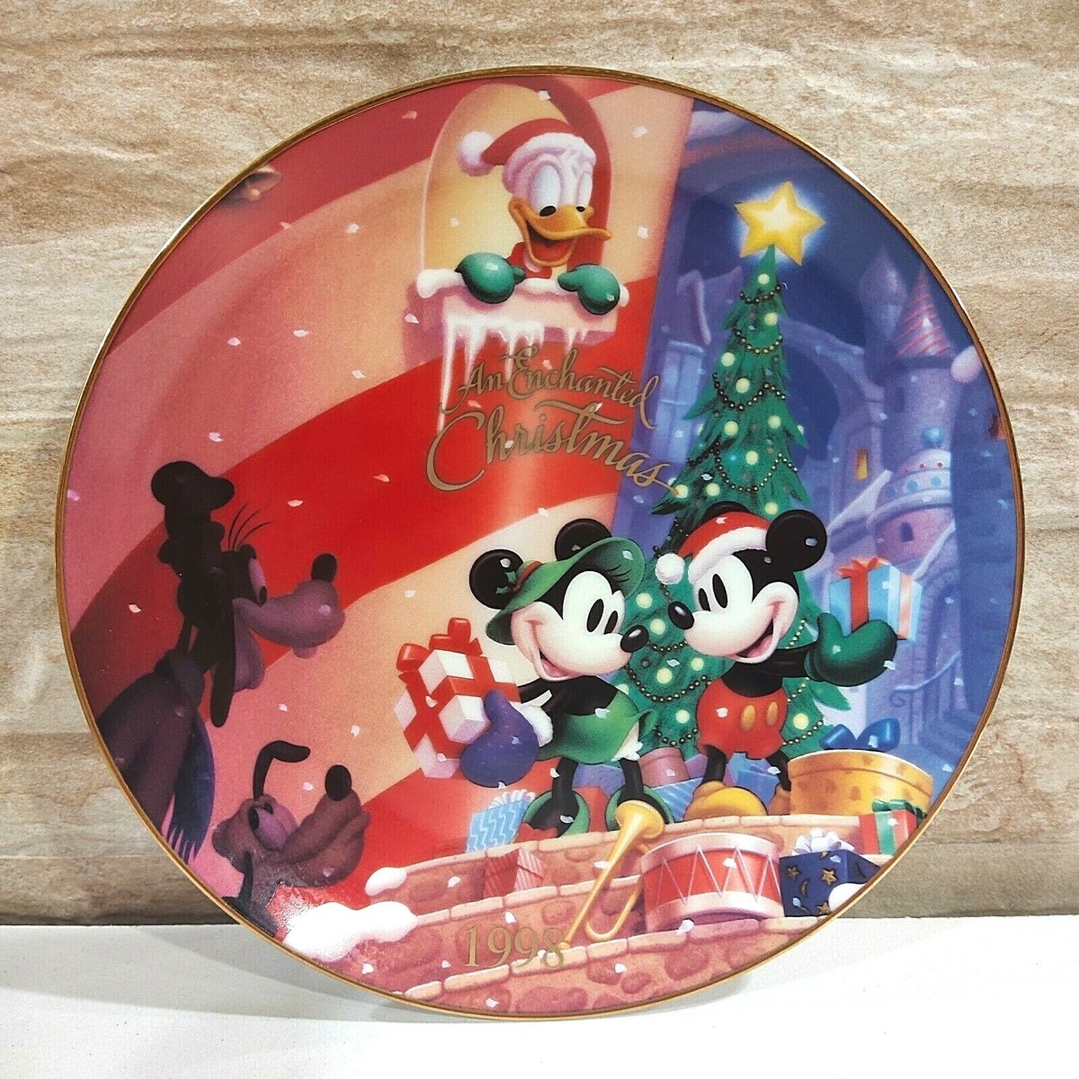 Disney Store An Enchanted Christmas 皿 Disney Store An Enchanted