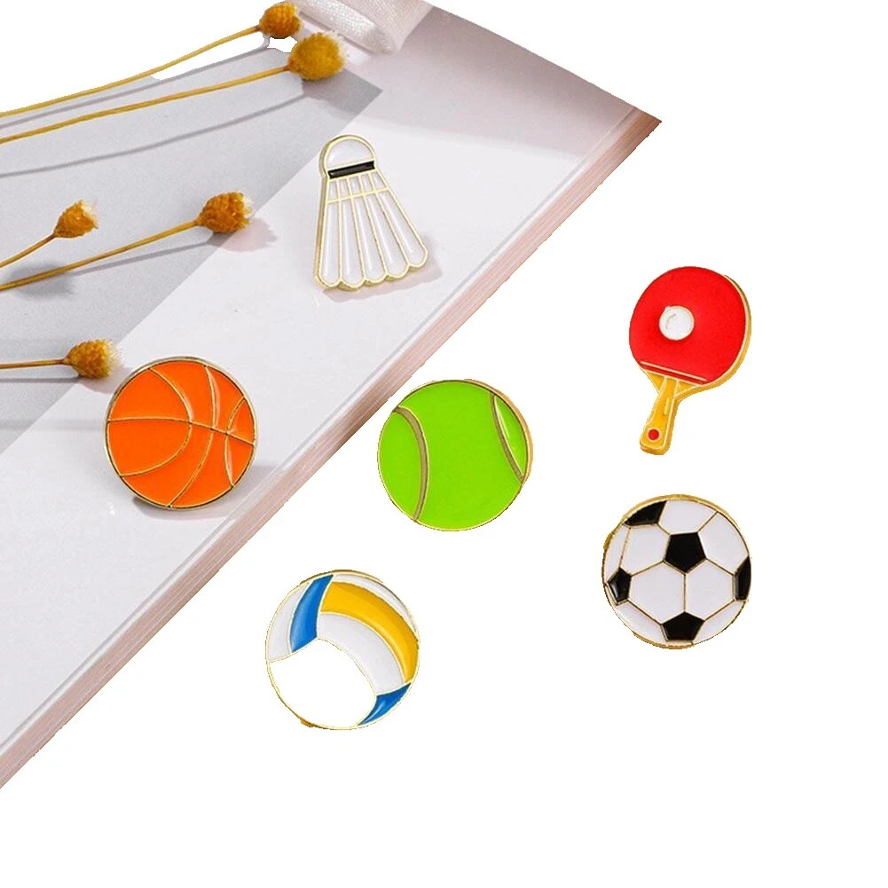 Спортивные модные броши