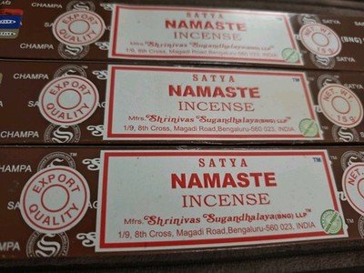 3 Packungen Namaste Räucherstäbchen von Satya jede Packungsgröße ist 15g