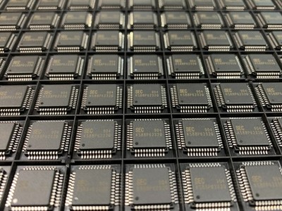 5-pcs Samsung KS88P6232Q Microcontroller 8-Bit OTPROM 32-KB CMOS SAM8 CPU PQFP44