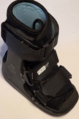 Ossur Ortho Form Fit Short Ped Walker Fracture Boot, Left or Right, Black, Small