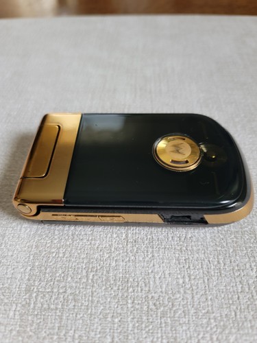 Vintage Motorola Ming A1600 luxury edition flip phone for parts or repair - Imagen 5 de 9