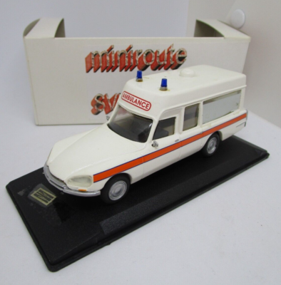 Matrix - 1:43 - Citroën CX 2000 Visser Ambulance Dinxperlo Matrix - 1:43 - Citroën CX 2000 Visser Ambulance Dinxperlo