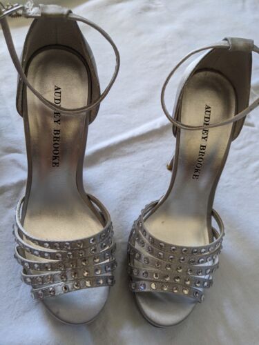 Audrey Brooke Prom Heels Silver Bejeweled Fancy Party 7.5 - Picture 2 of 5