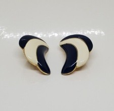 Vintage Enamel Earrings Clip On Cream White Blue Swirl Design Gold Tone 1 1/4"