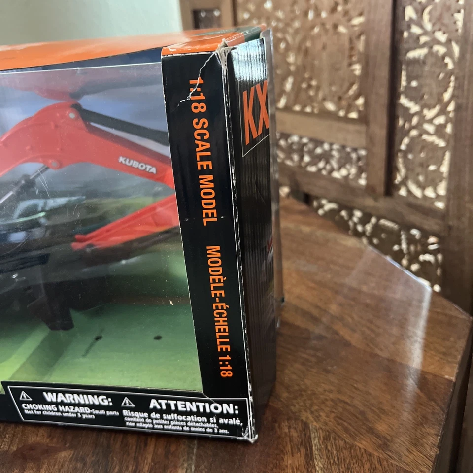 Universal Hobbies Kubota Excavator Model Hard 2 Find 1/18 Scale Construction Box - Image 4 of 4