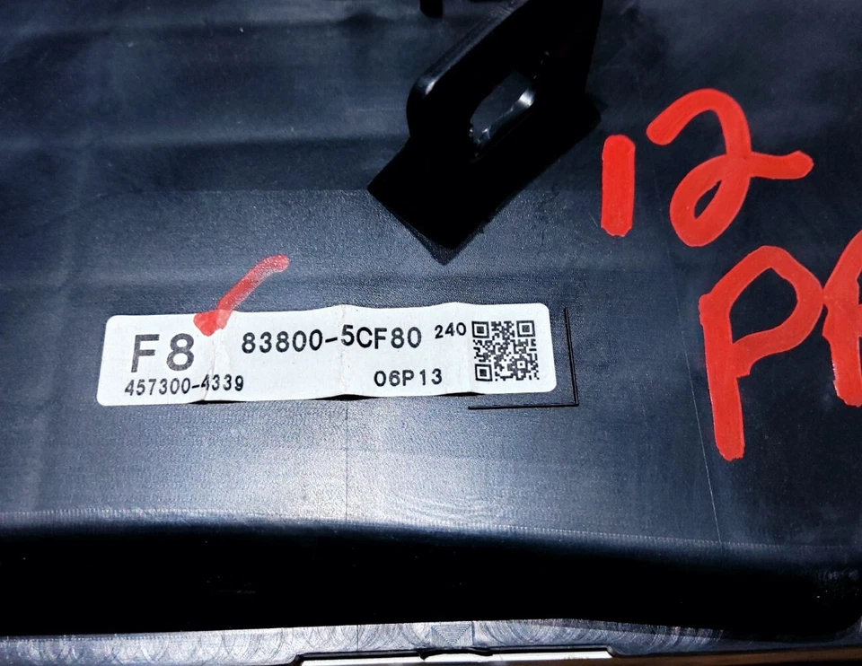 Cuadro de instrumentos Toyota Prius C 2012-2013 157.815 millas ID 838005CF80 OEM Foto 2 de 4