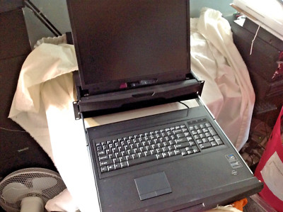 Reach ER2S -19N-USB 19'' High Bright Rackmount LCD, Tastatur