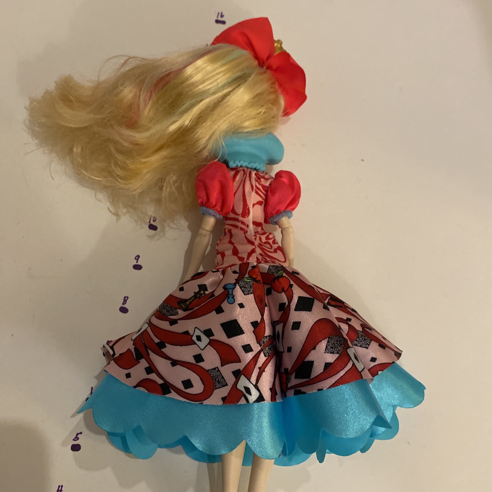 Monster High Ever After High Apple White Doll Way To Wonderland doll 2012