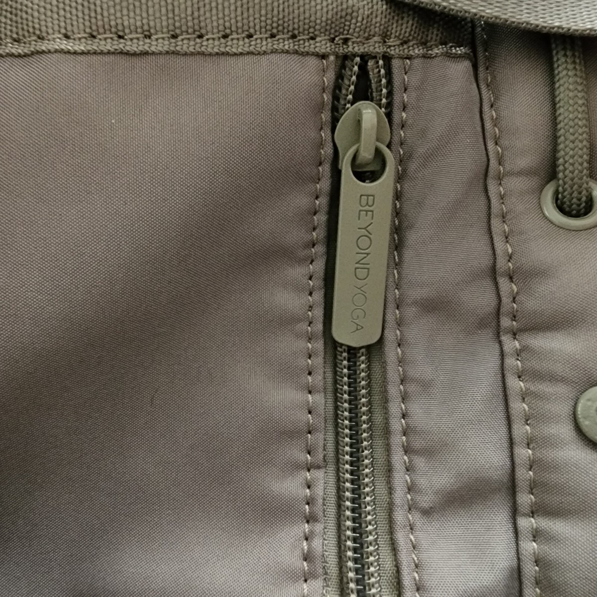 Beyond Yoga Bag Gym Backpack Birch Convertible Bag New With Tags NWT ? SPRING SPOILER ? This bag does everything except the  main image 3
