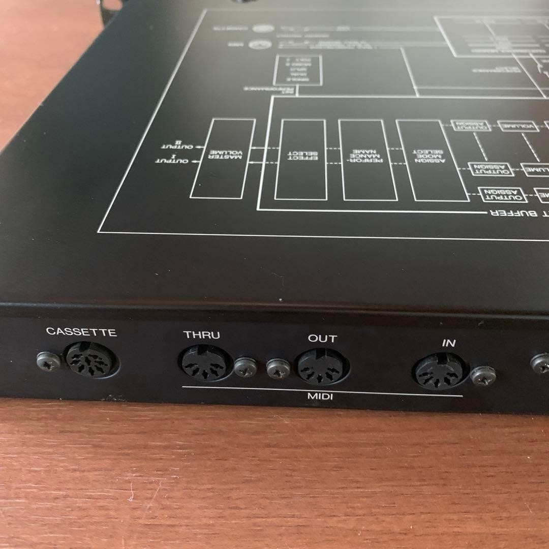 YAMAHA TX81Z FM sound source FM Synthesizer FM Tone Generator Used