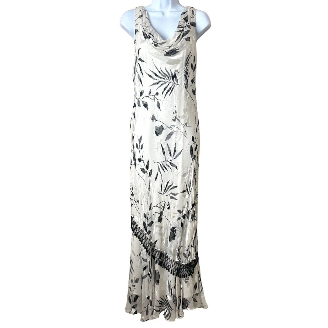 green emerald velvet dress Amazon.com: Alex Evenings Women's Long Fit and Flare Dress Godet Detail  (Petite and Regular), Navy Embroidery, 4 : Clothing, Shoes & Jewelry