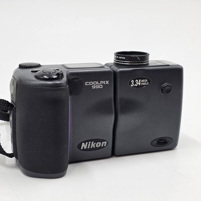Nikon Coolpix E990 3.2MP Swivel Digital Camera Tested Y2K *Bad Battery Door*