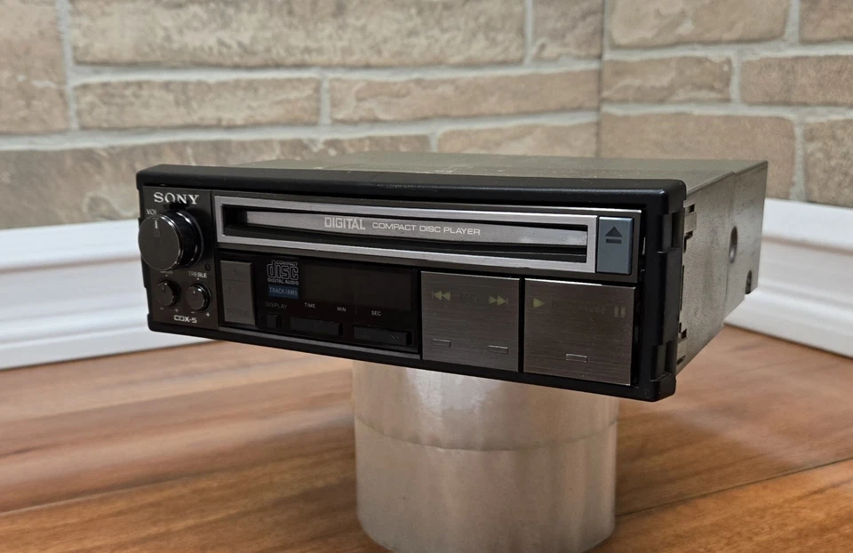 THE FIRST CAR CD PLAYER EVER! SONY CDX-5 COLLECTORS ITEM EXTREMELY RARE JAPAN - Image 3 of 4