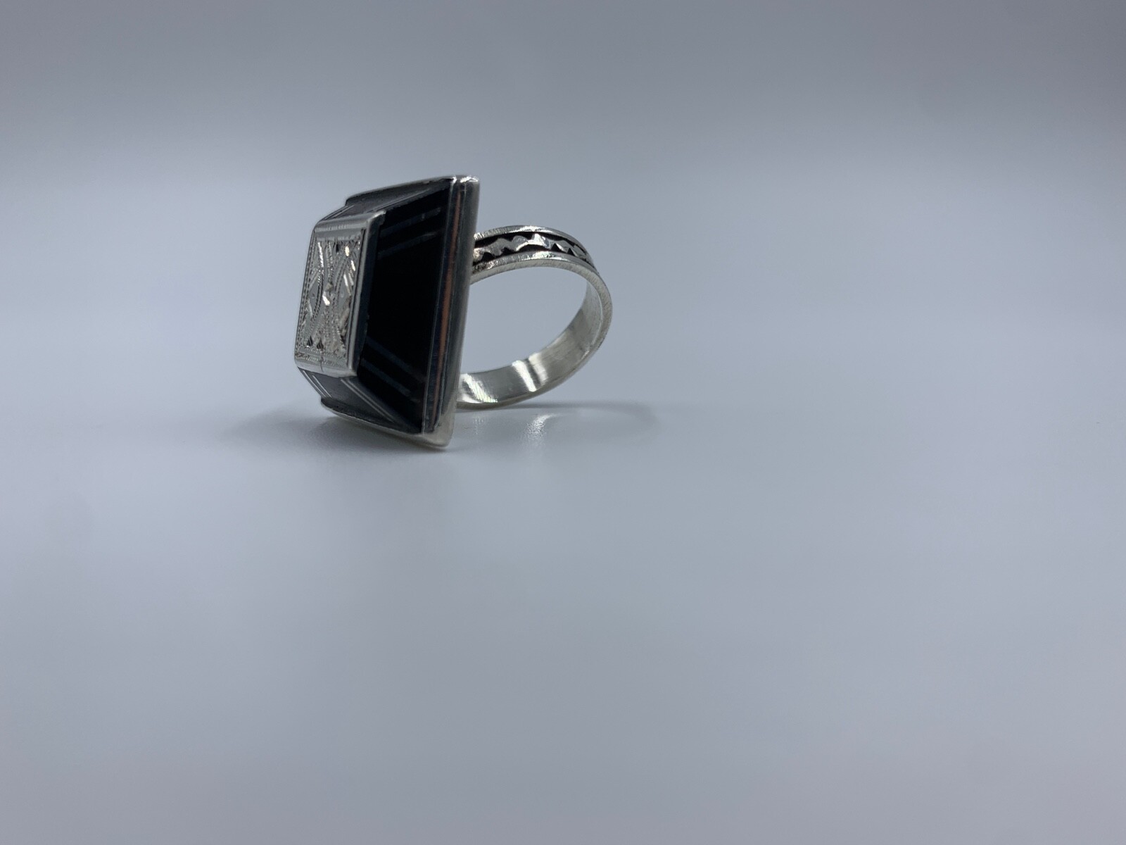 SOLID SILVER 8 GRAM RING SIZE 52 SQUARE CHISELED … - image 7