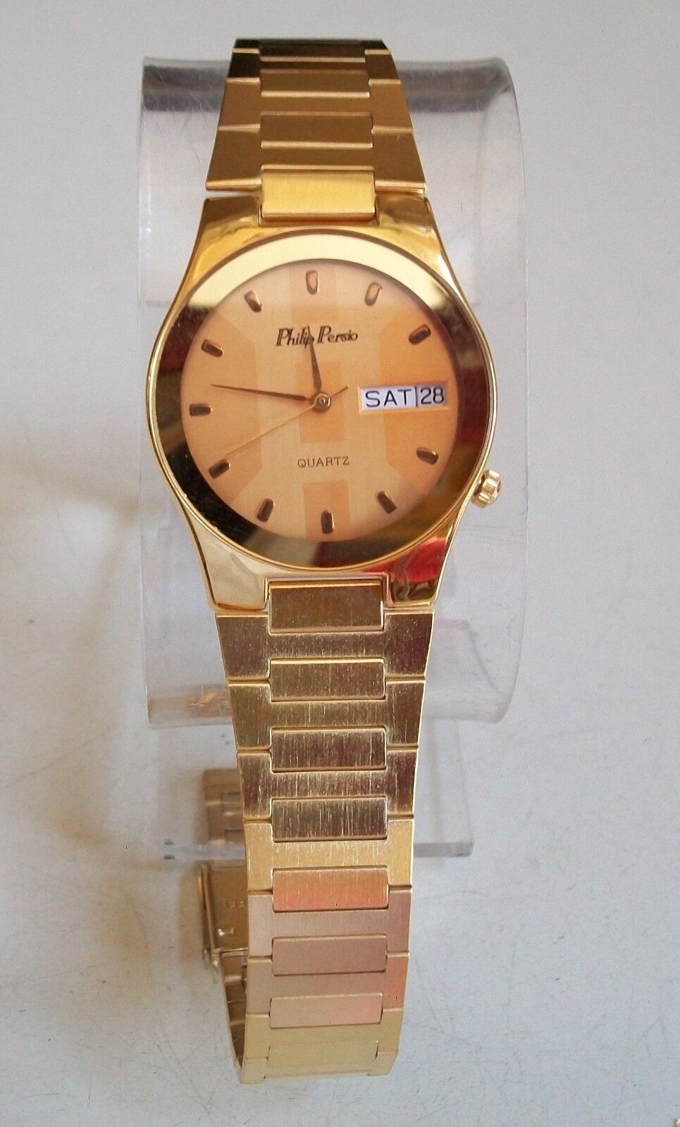 Men's gold finish day and date dressy/casual fashion wrist watch