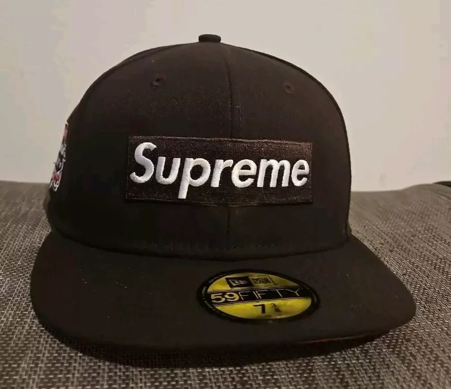 Chapeau ajusté logo Supreme New Era Box 7 3/8 sans compétition jour d'ouverture 09/21/2021