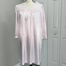 Oscar de la Renta Pale Pink 3/4 Sleeve Nightgown - S