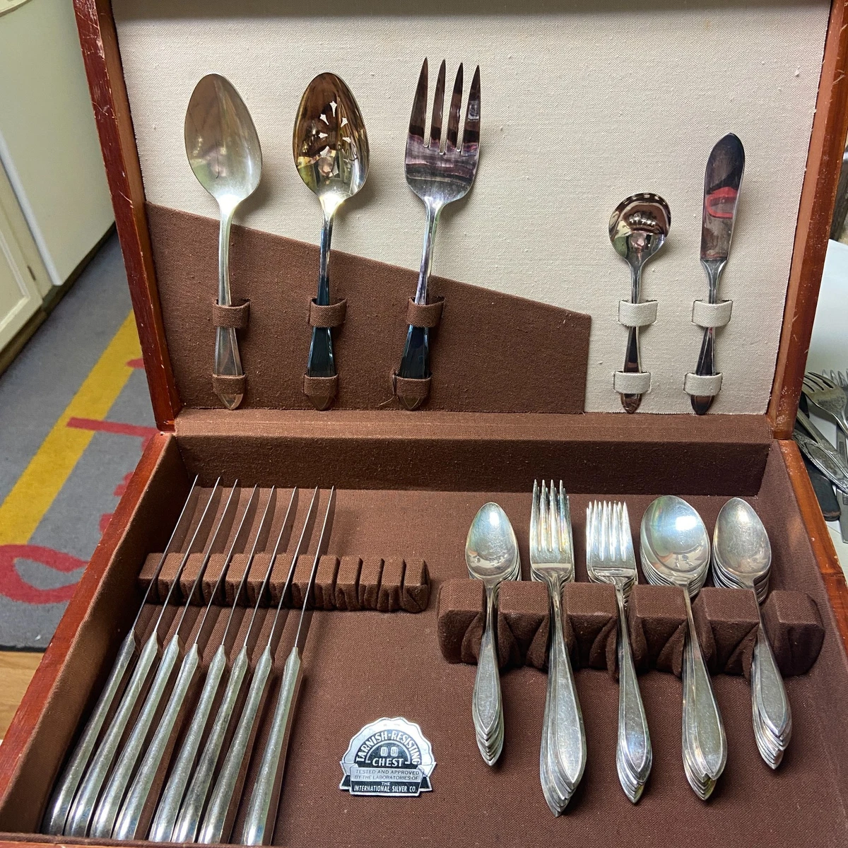 25+ Wm. Rogers Silverware Antique US Silver-Plated Flatware for