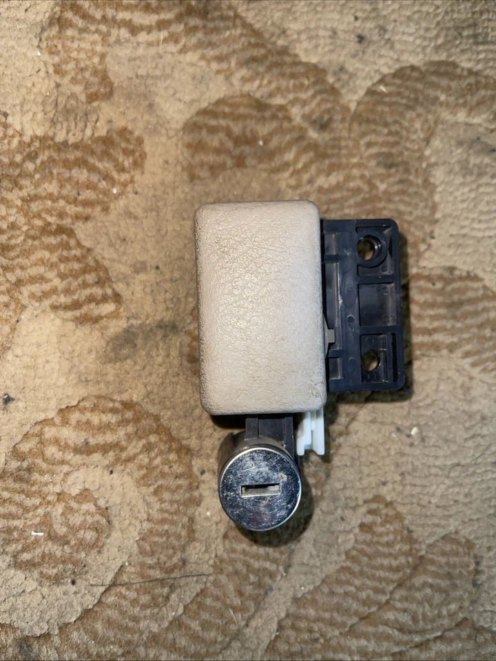 Nissan Sentra Altima 1991-1994 1994-97 Pathfinder carrocería dura guantera pestillo gris Foto 2 de 4