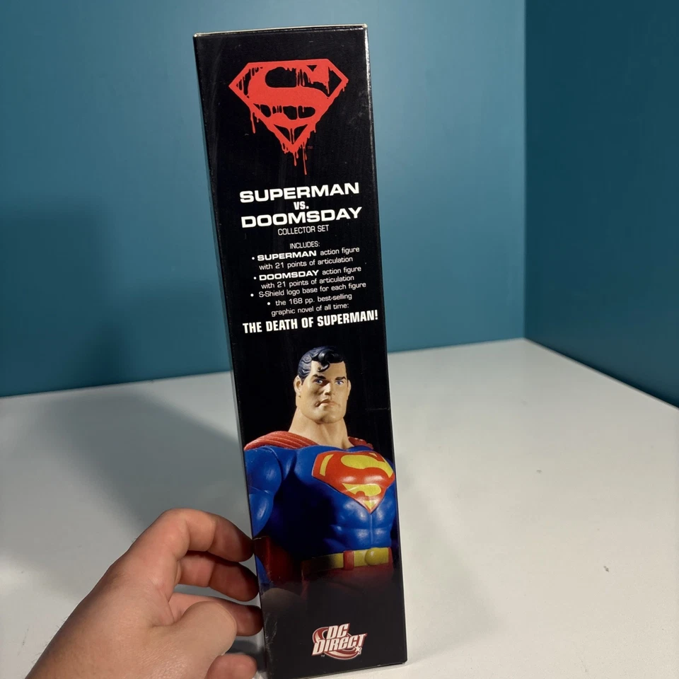 Juego de 2 figuras de acción DC Direct Superman vs. Doomsday paquete con cómic Foto 2 de 3