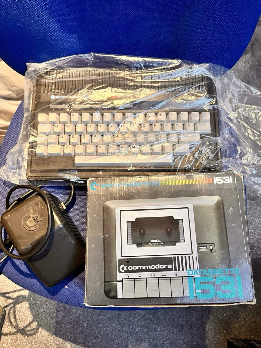 Commodore Plus/4 – Prêt à Brancher Avec Alimentation Et Câble Vidéo