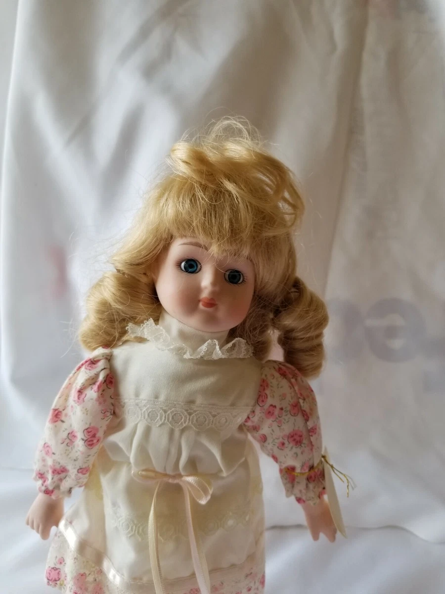 Vintage Alberon Collector Porcelain Doll. Alberon Dolls London.