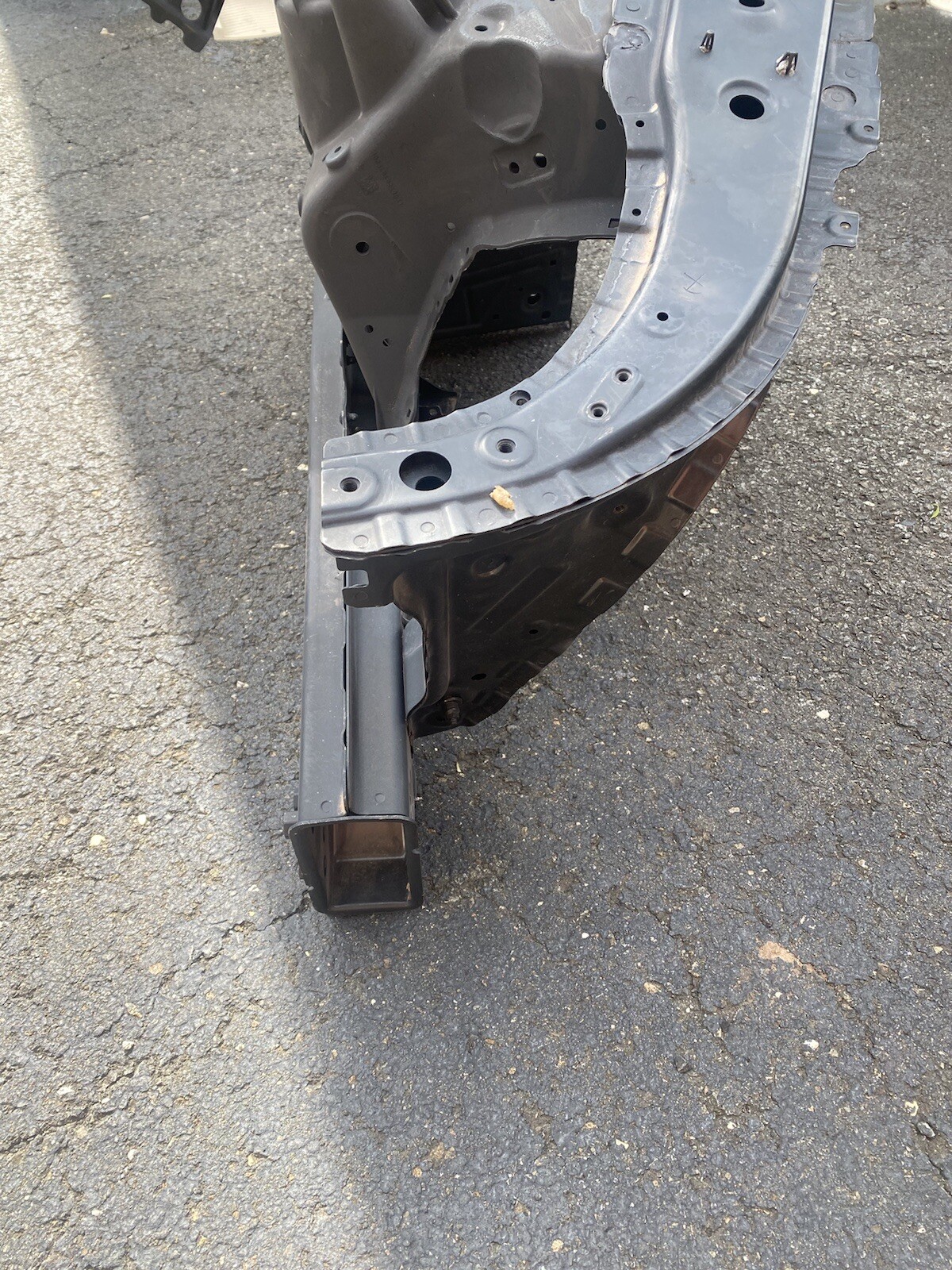 Rolls Royce Phantom Front left wheelhouse rail and apron