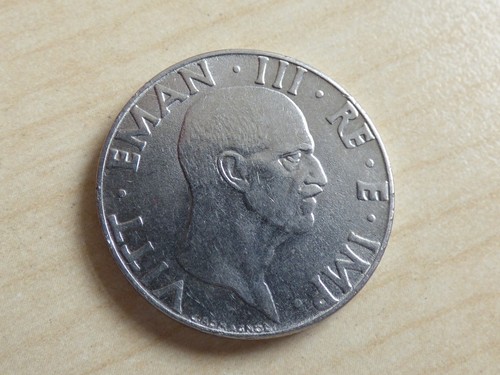 Italy Choose your date Each Coin has its own Pictures Honey Bee, Grape cluster - Picture 16 of 38