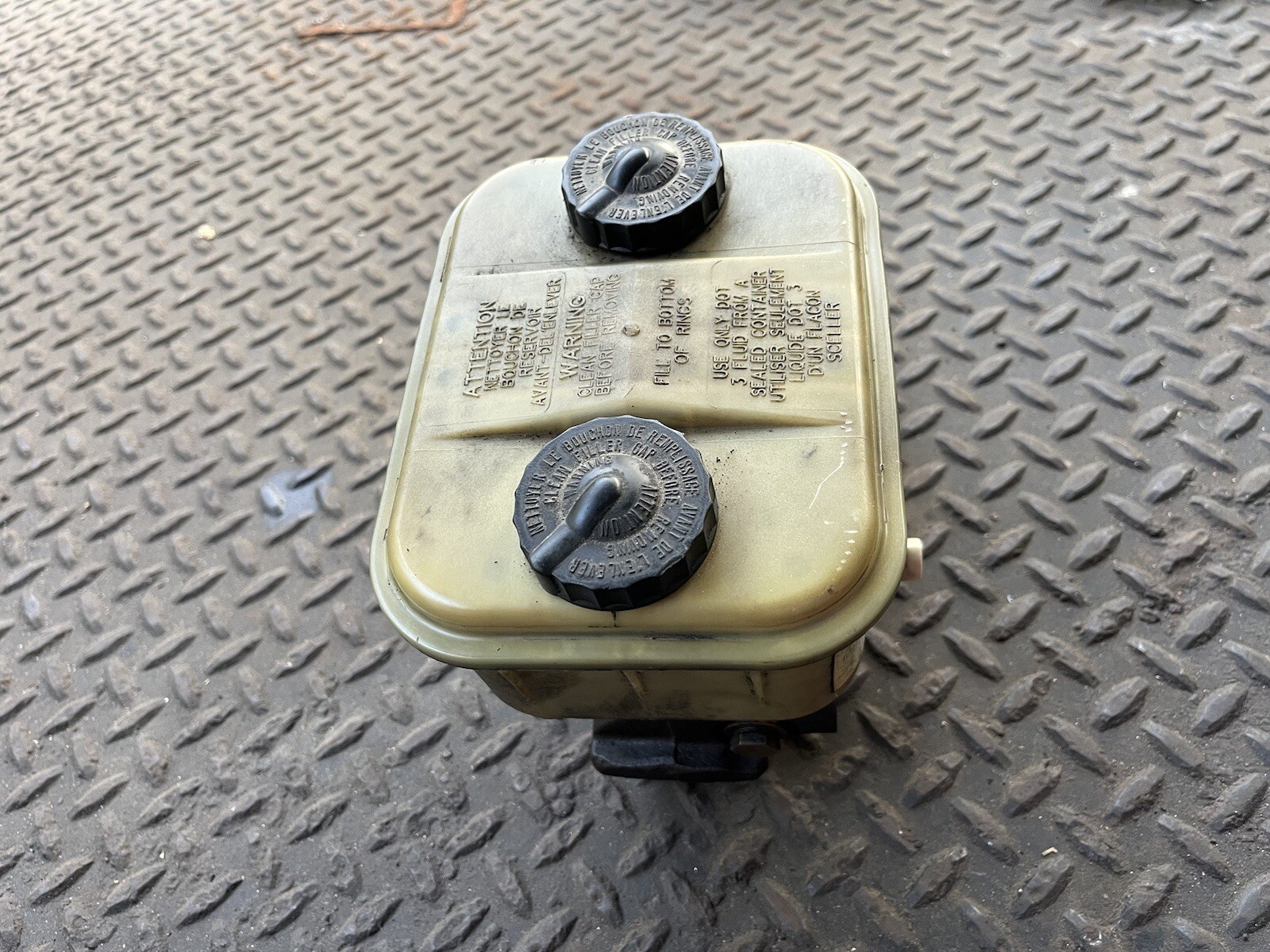 1984-1999 Ford F-800 - Brake Master Cylinder Reservoir 2232543 | eBay 30系プリウス！ワンオフ中間ストレートマフラー！