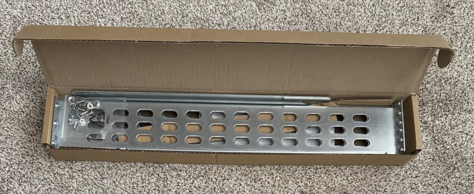 APC OM-756H Rev 12 Sliding Rail Kit Smart-UPS 4-Post Rackmount 65-230LBS 0M-756H - Image 2 of 2