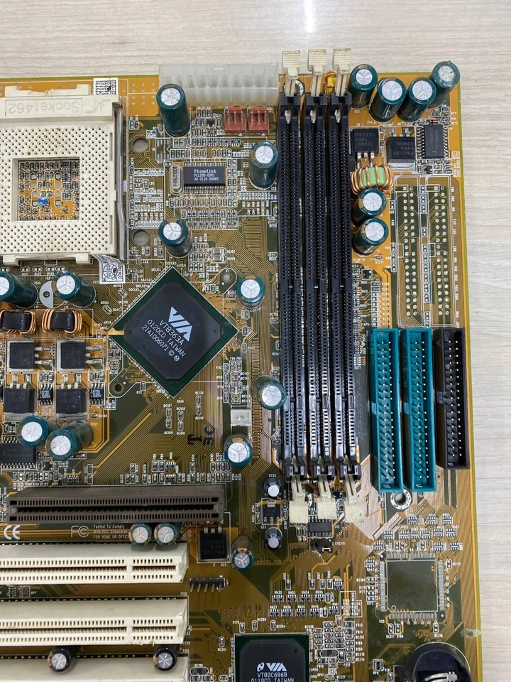 1bit kt7a raid motherboard with CPU AMD DURON 600MHZ 453 Pin Socket 462 - Image 3 of 4