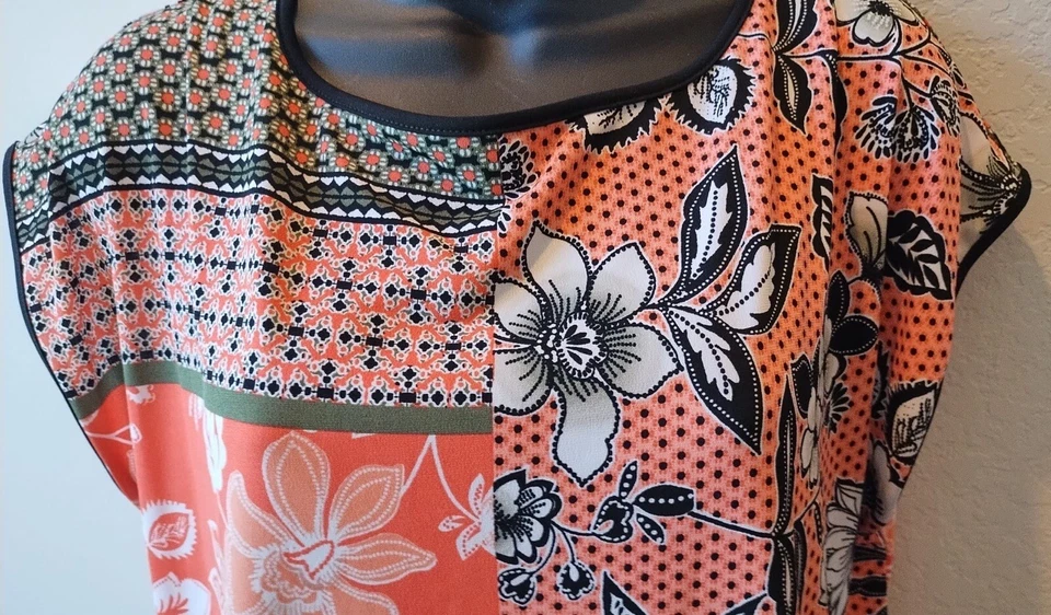 Vestido Macy's STYLE & CO estampado multicolor manga gorra - Talla Pequeña Foto 2 de 4