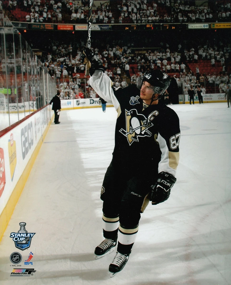 SIDNEY CROSBY 08 Stanley Cup Finals Unsigned 8x10 Photo Pittsburgh