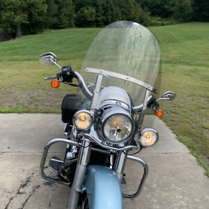 New For Harley-Davidson harley Touring Softail Dyna Sportster XL 883 1200 XL883 XL1200 21x20 large windshield windscreen fit Harley-Davidson with 1.5 Handlebar 