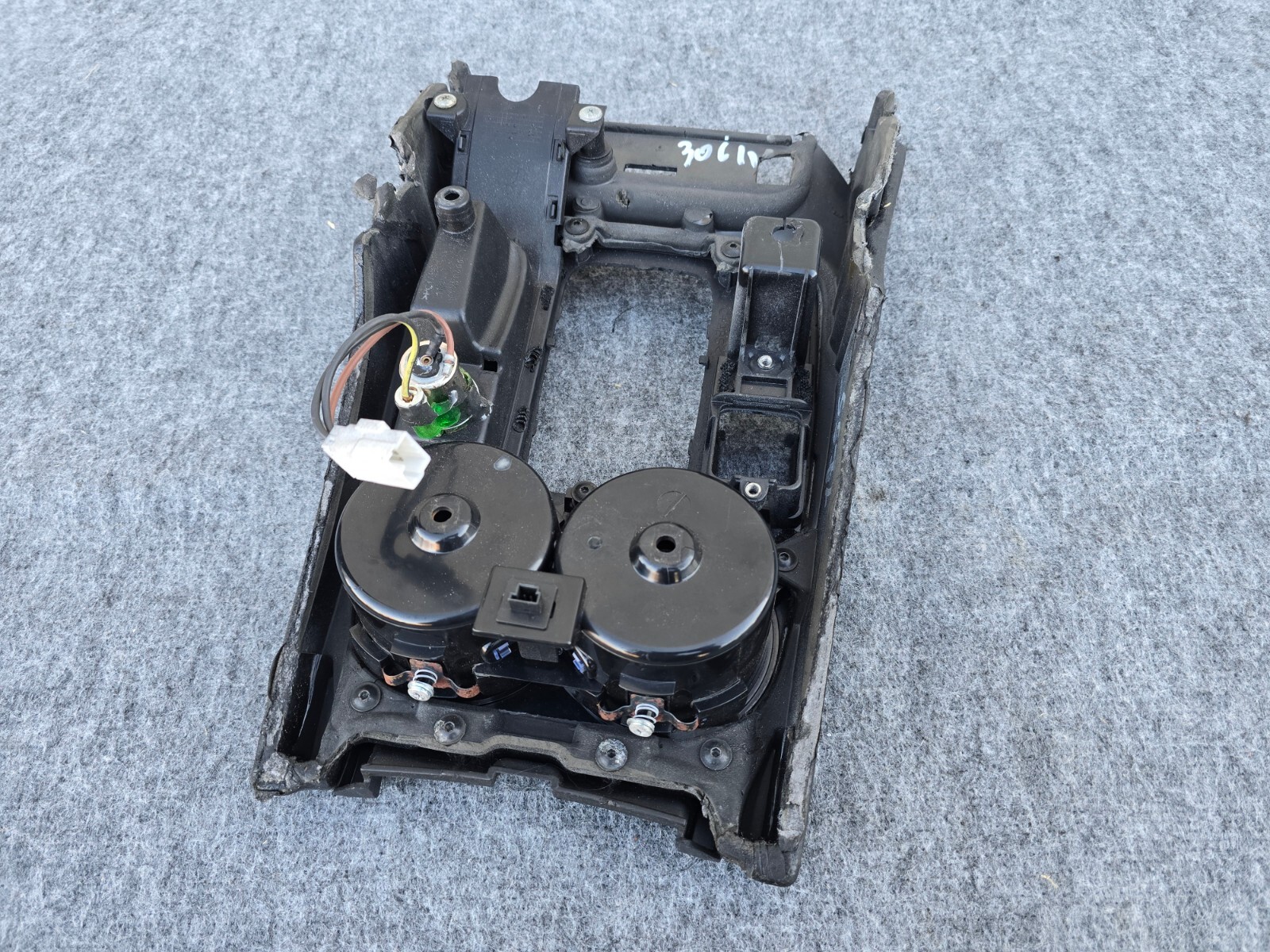 FRONT CENTER CONSOLE CUPHOLDER COMPARTMENT 08-19 MASERATI GRANTURISMO 4.2L M145