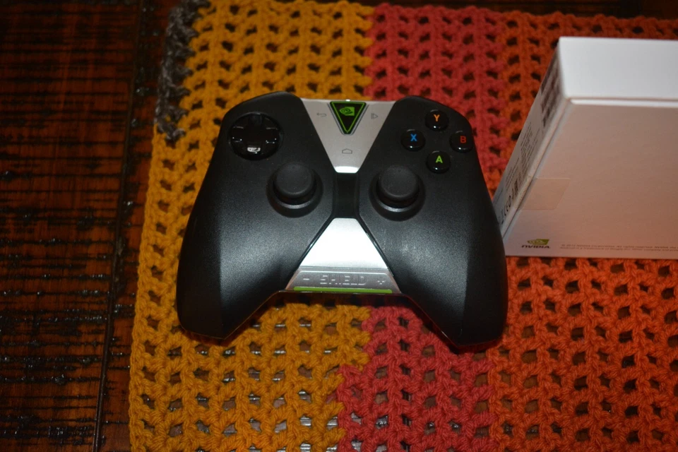 Tablet NVIDIA Shield 8" 16GB, Wi-Fi - Negra. ¡Sellado de fábrica con controlador de juego!! Foto 4 de 4