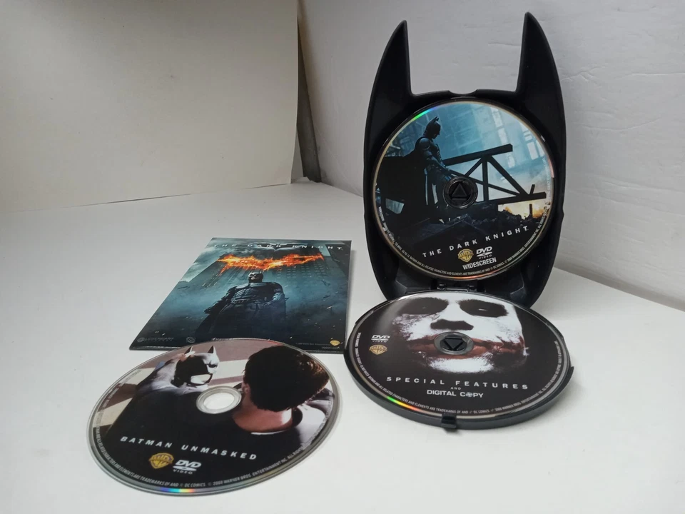 NEW BATMAN THE DARK KNIGHT 3 DISC LIMITED EDITION DVD CD SET WITH COWL MASK - Image 3 of 4