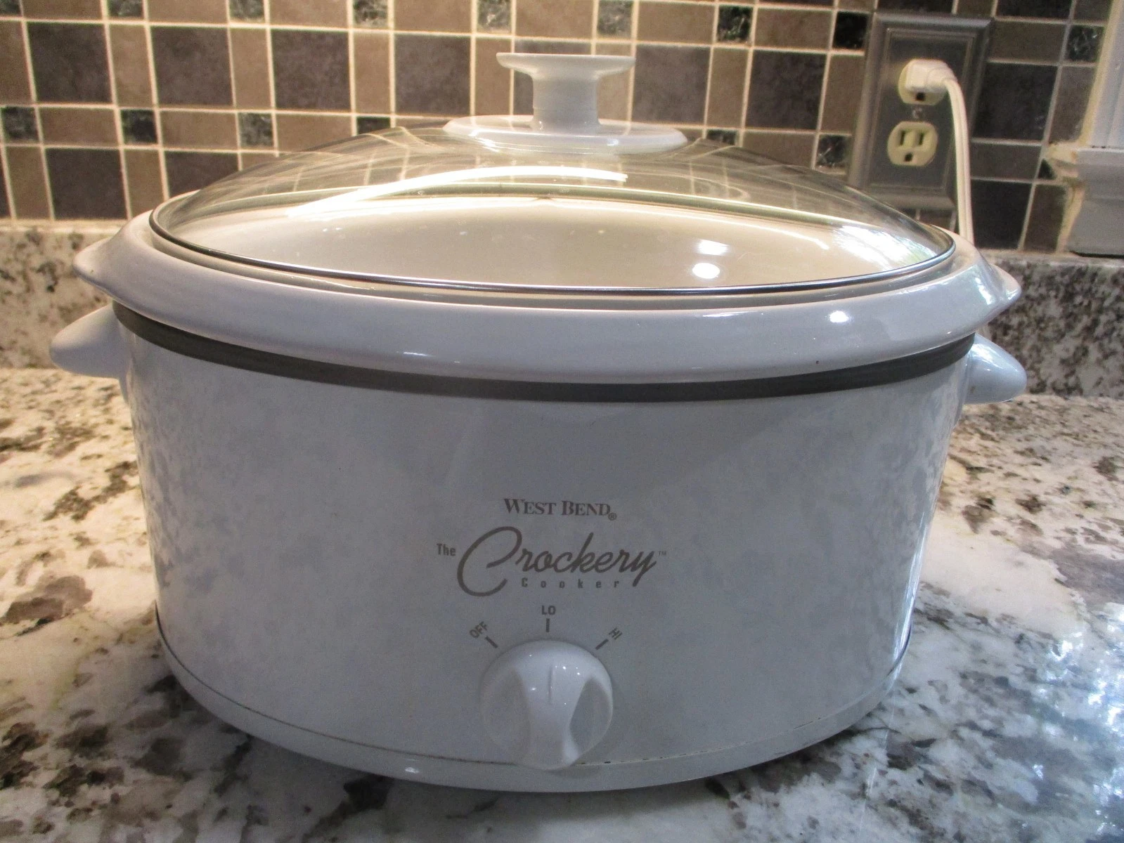 West Bend The Crockery Cooker 84323 3.5 Qt Slow Cooker White Removable Crock
Opens in a new window o