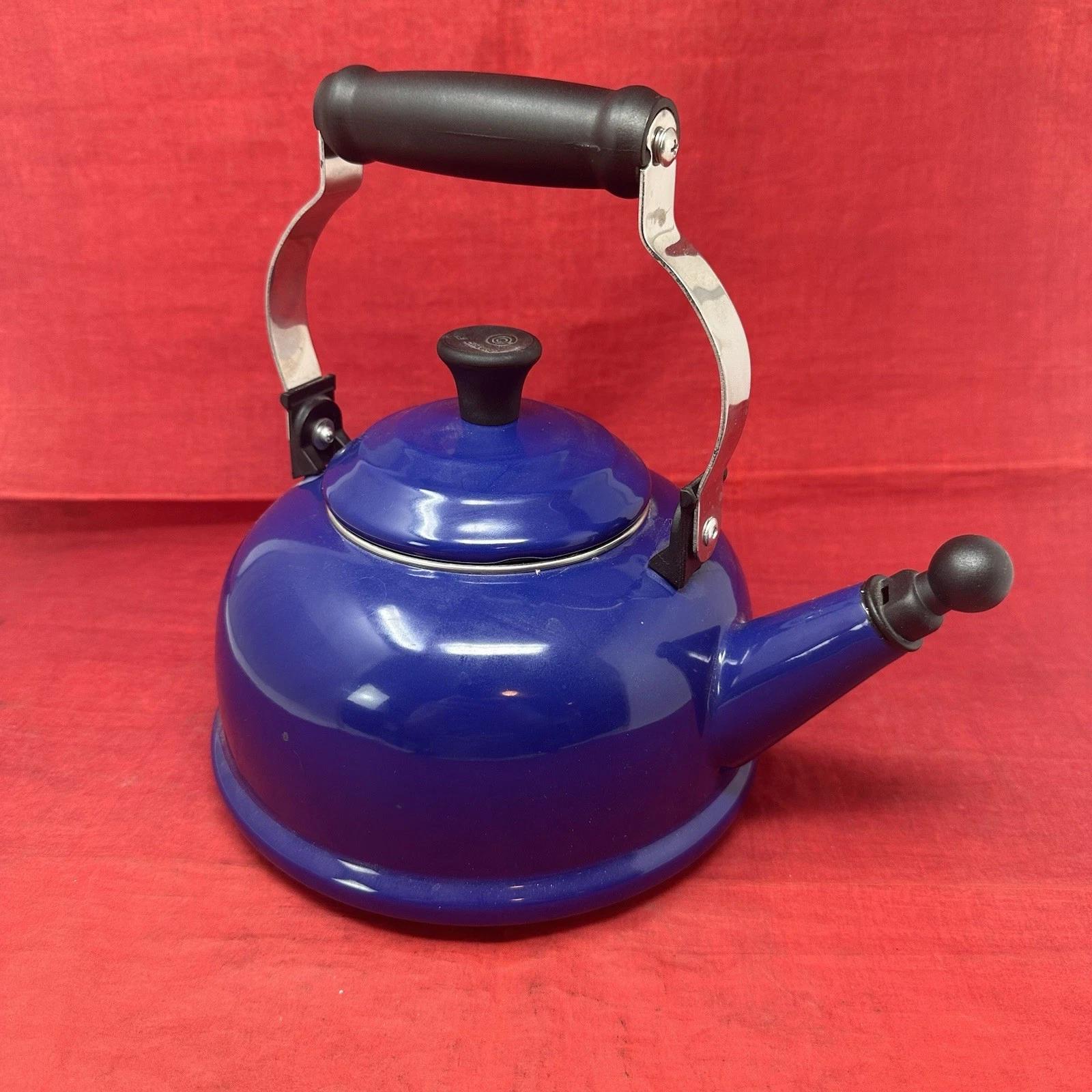 Le Creuset 1.7 Qt Tea Kettle BLUE Enamel Folding Handle Pull-Out Spout Whistle
