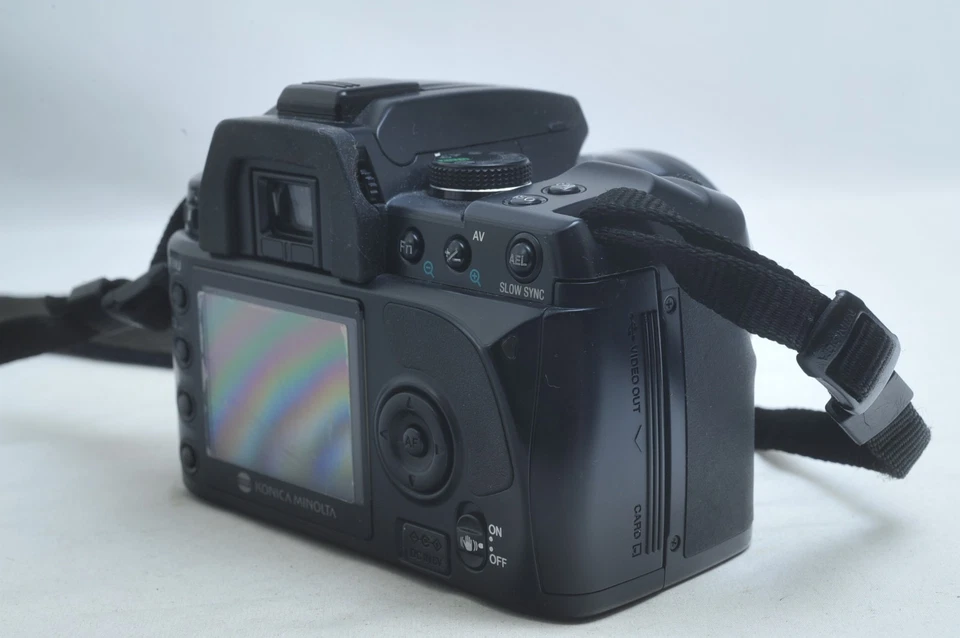 @ SakuraDo @ Konica Minolta Dynax 5D 6.1MP CCD DSLR Camera + 35-105mm f3.5-4.5 - Image 4 of 4