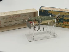 VINTAGE PFLUEGER NO.3185, 3 HOOK MINNOW WITH GREEN CRACKLE BACK, SHOWS USE